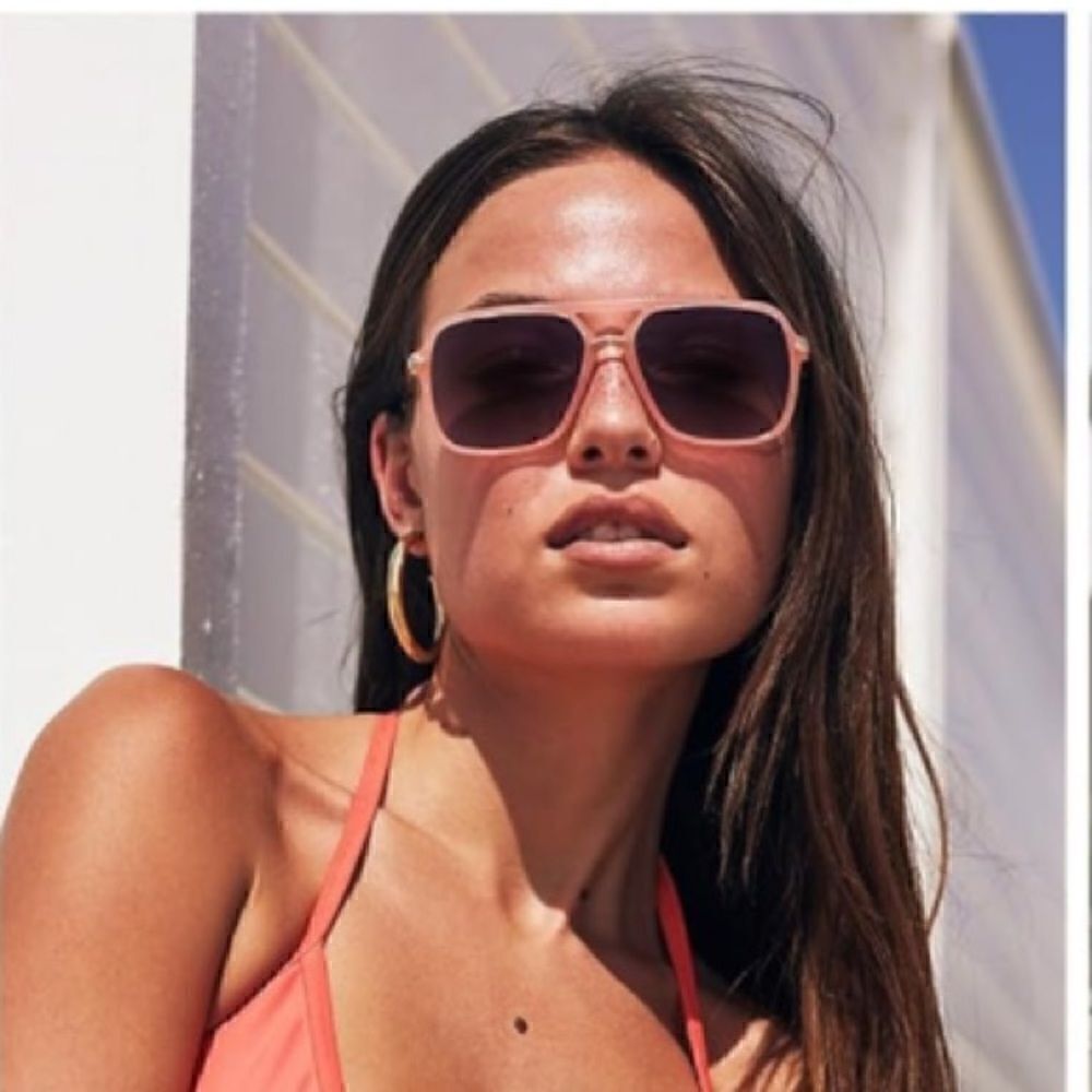Retro Aviator sunglasses